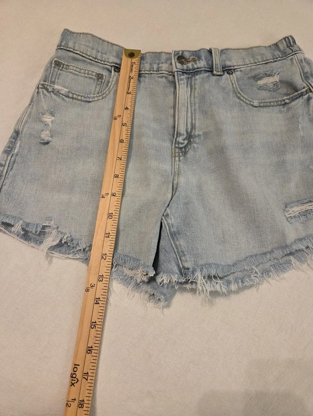AERIE Daydream Lightwash Blue Distressed Raw Hem Elastic Waist Denim Shorts SZ M